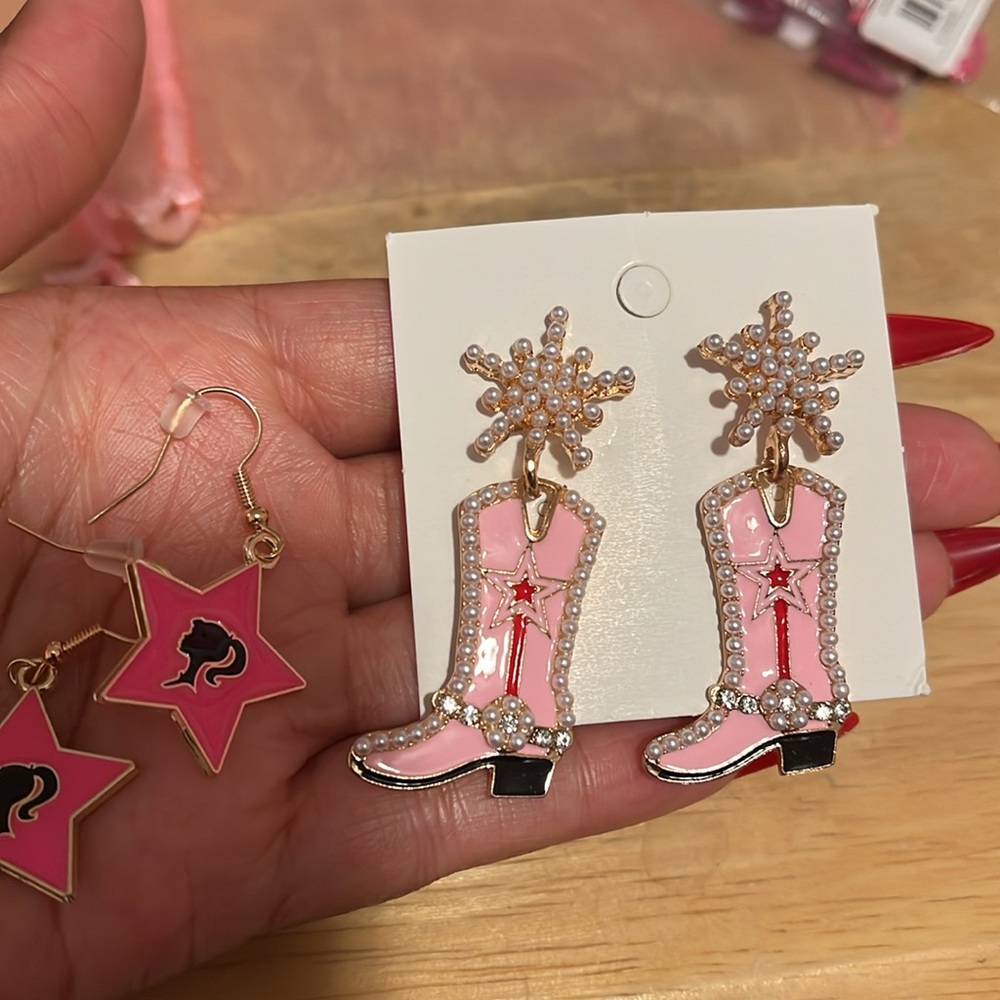 BARBIE EARRING SET! 2 pairs - Picture 2 of 5